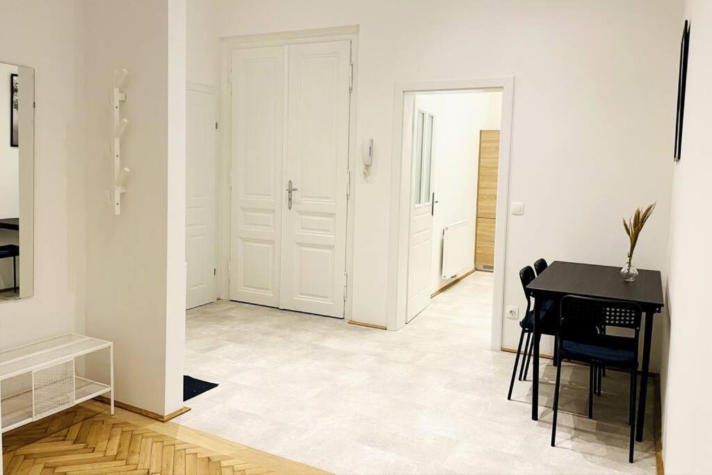 Appartement City-center-apartment Hip Area, Big & New *